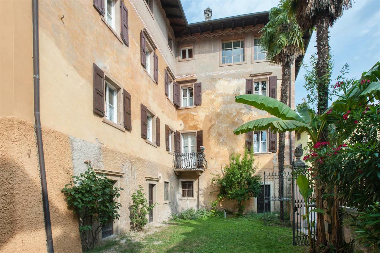 Dimora Storica Caproni Apartamento Arco Exterior foto