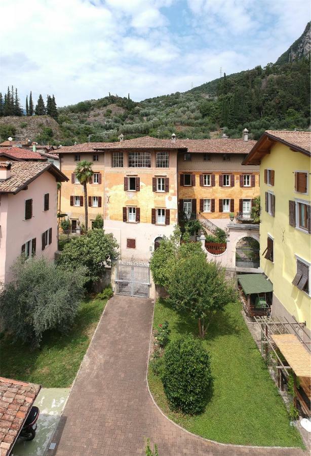 Dimora Storica Caproni Apartamento Arco Exterior foto
