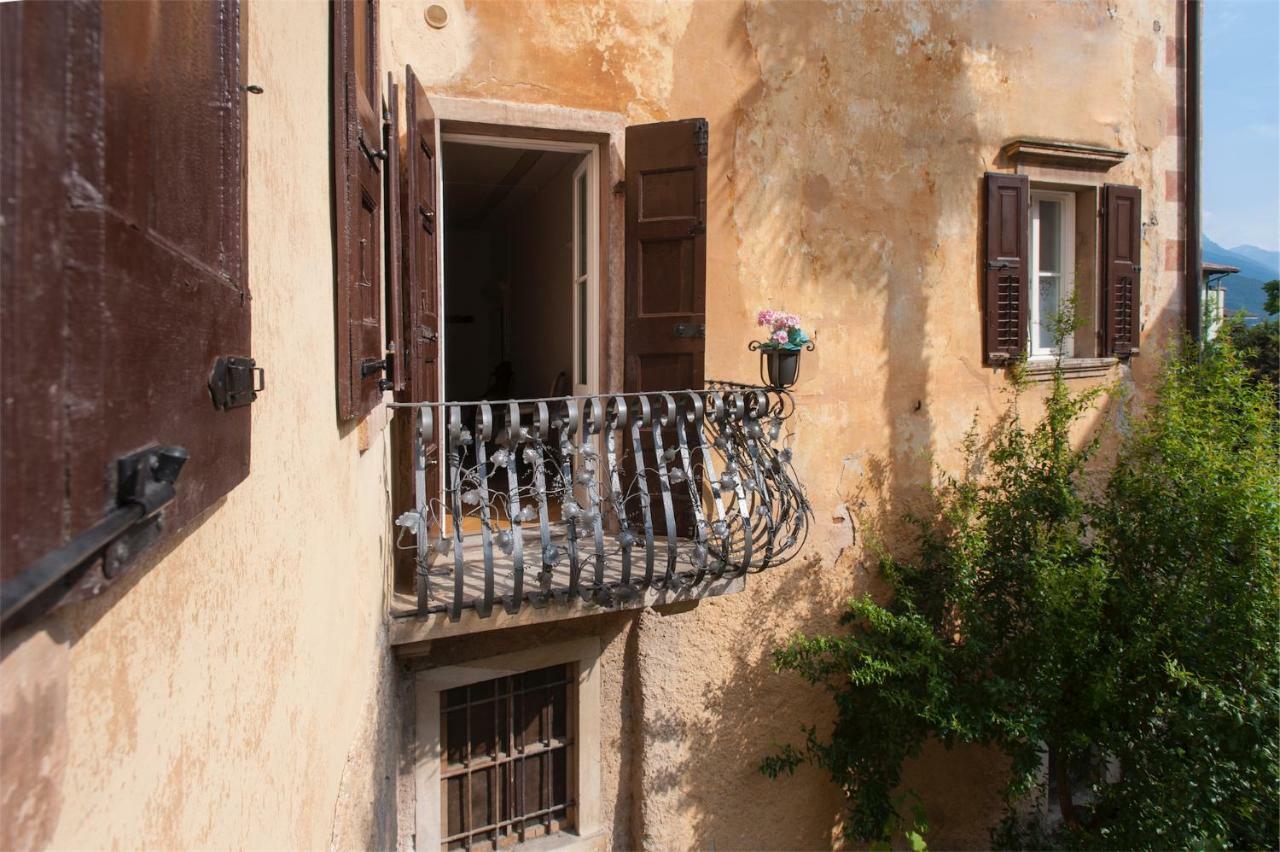 Dimora Storica Caproni Apartamento Arco Exterior foto