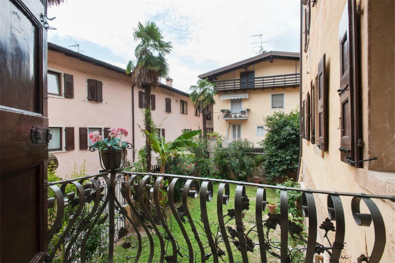 Dimora Storica Caproni Apartamento Arco Exterior foto